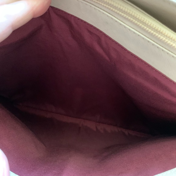 Authentic Burberry Cream Leather Shoulder Bag Fair Condition - Picture 7 of 12